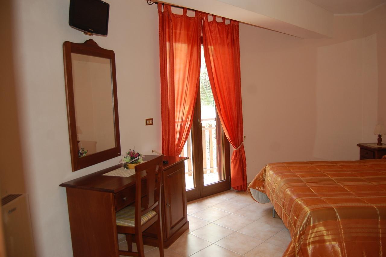 B&B La Tana Dell'Orso Villalago Kültér fotó